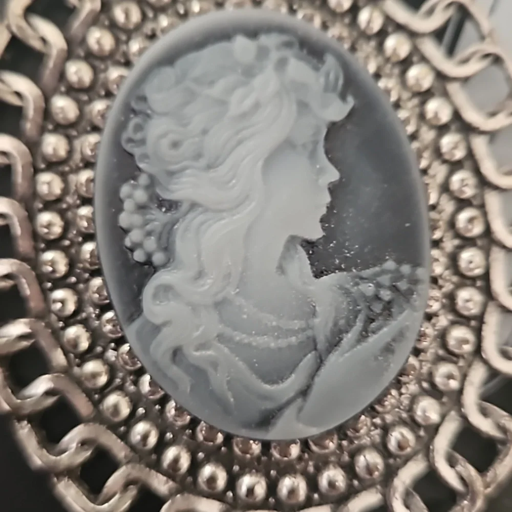 Scarf Pendant. Goth Victorian Camio - Picture 4 of 5
